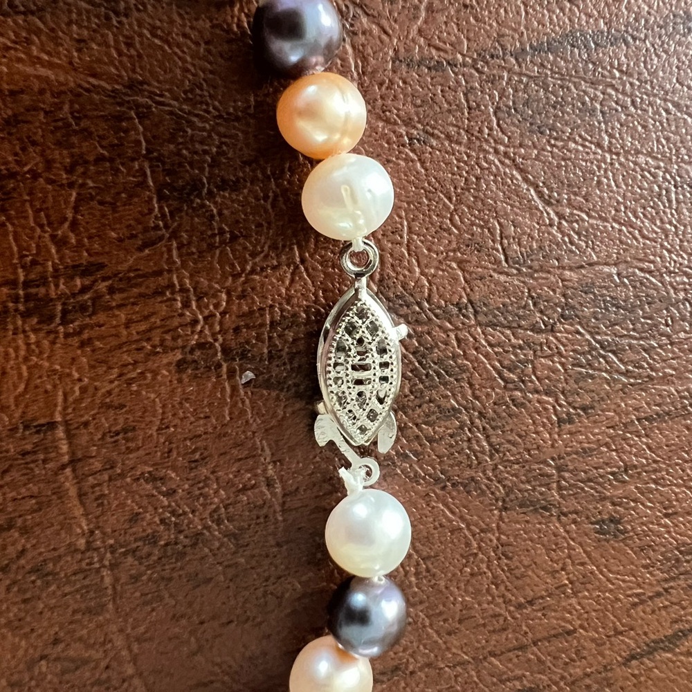 Gold and Silver Pearl  Necklace and Bracelet. - Picture 5 of 10